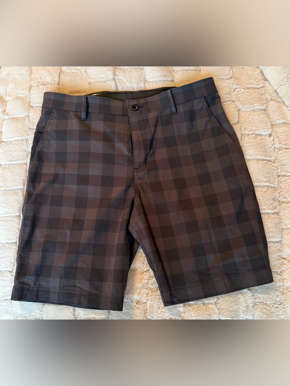 Nike Men's Black and Dark Gray Plaid Flat Front Golf Shorts